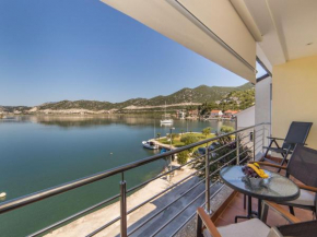 Apartments Ema-Comfort Two Bedroom Apartment with Sea View Fancy